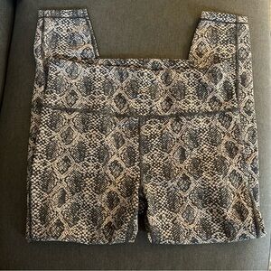 Athleta Ultimate Stash Pocket 7/8 Snake Print Legging